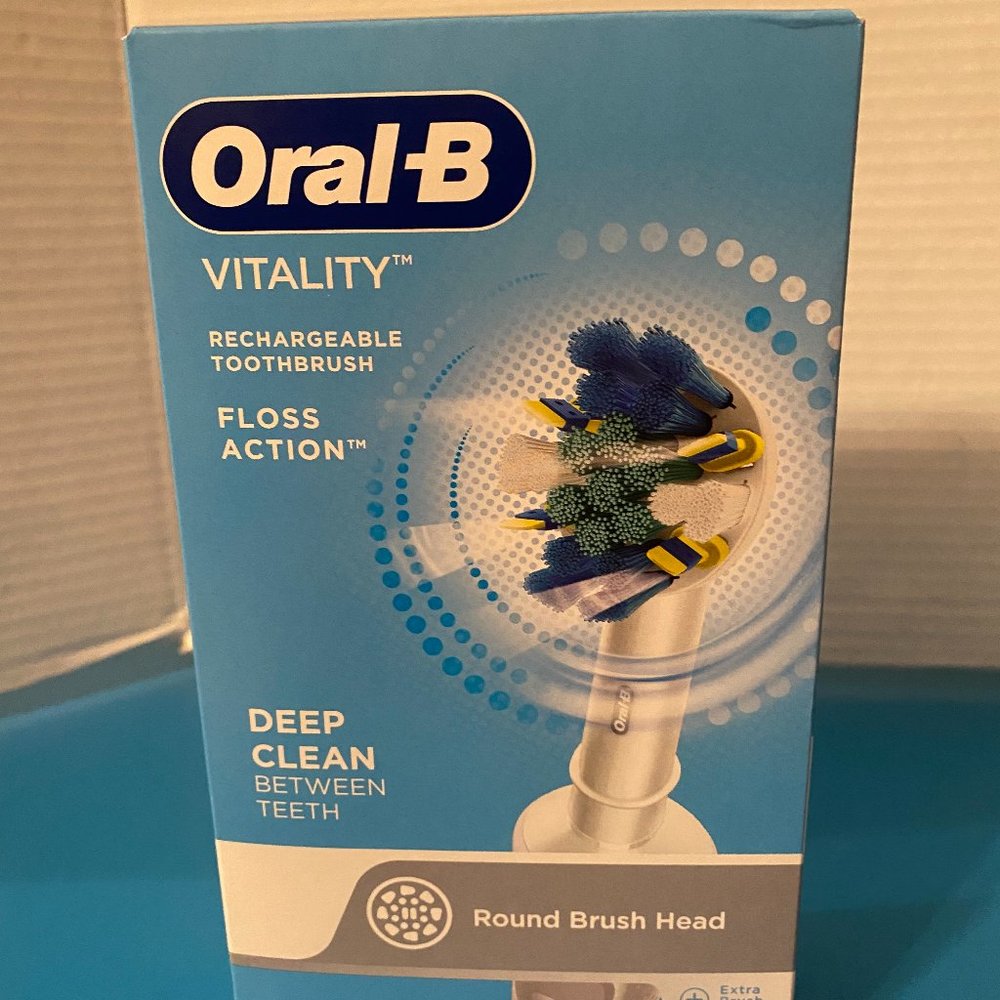 NEW Oral-B Vitality Floss Action Deep Clean Toothbrush Type 3757